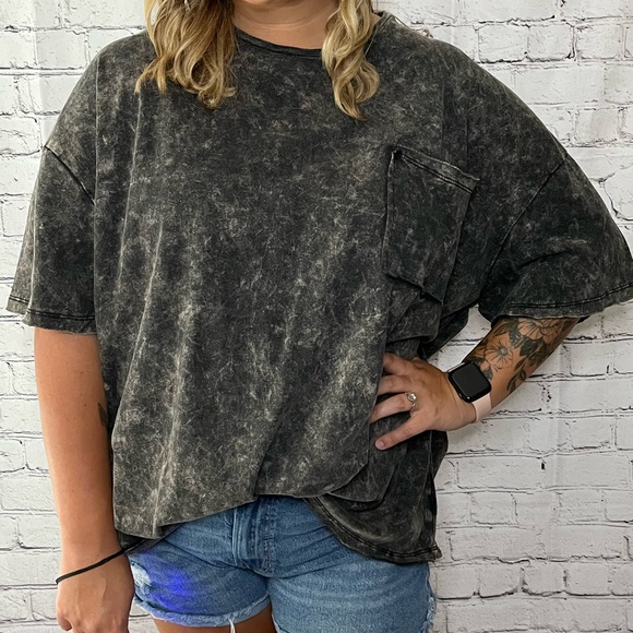 Zenana Outfitters Tops - Zenana Plus Size Oversized Mineral Wash Boyfriend Tee